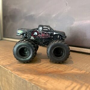 Hot Wheels Monster Jam Metal Mulisha